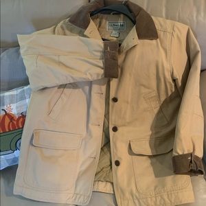 Preppy LL Bean barn coat . Dress it up or down. ***PERFECT FOR FALL WEATHER***